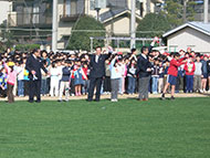 H18.03.31中村小学校・校庭芝生開きテープカット