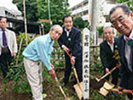 H30.06.21紅しだれ桜･開進桜会・開進第一中学校･紅しだれ桜植樹式